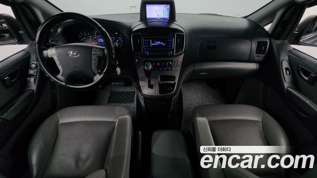 Hyundai Starex 2017 — photo 10