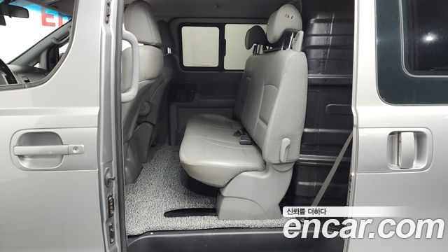 Hyundai Starex 2017 — photo 18