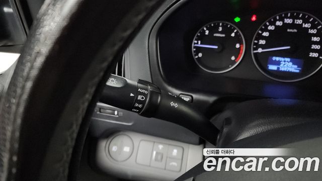 Hyundai Starex 2017 — photo 23
