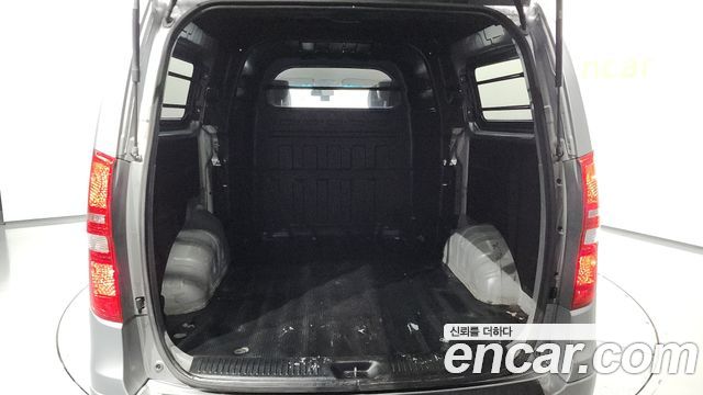 Hyundai Starex 2017 — photo 26