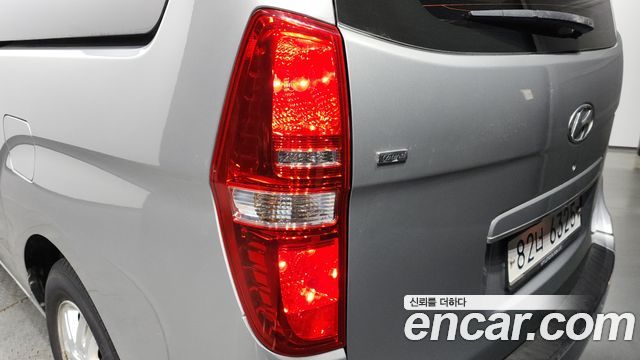 Hyundai Starex 2017 — photo 9