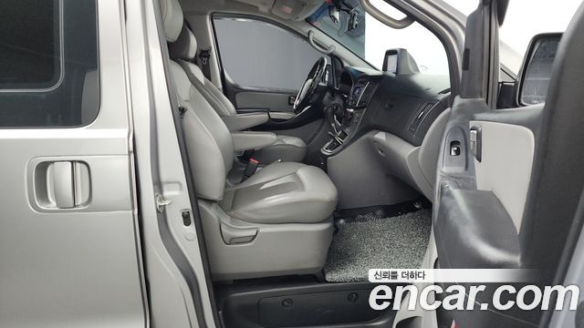 Hyundai Starex 2017 — photo 16