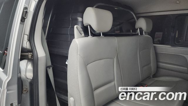 Hyundai Starex 2017 — photo 28
