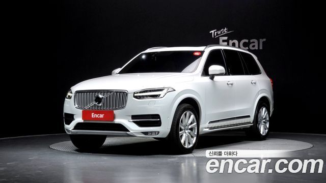Volvo XC90 2018 — photo 1