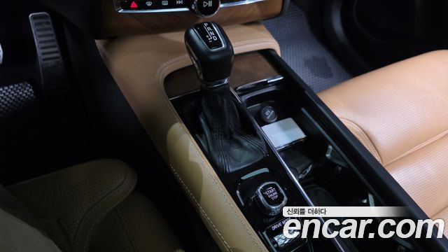 Volvo XC90 2018 — photo 12