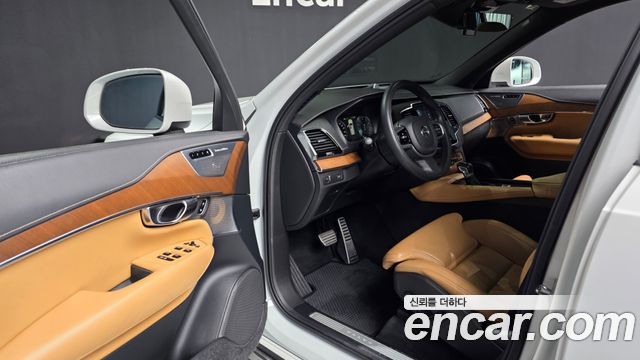 Volvo XC90 2018 — photo 13