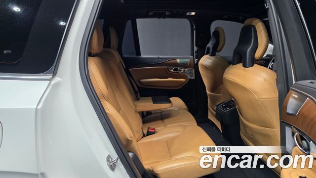 Volvo XC90 2018 — photo 18