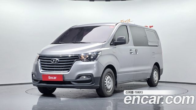 Hyundai Starex 2019 — photo 1
