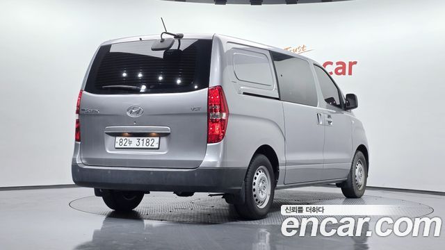Hyundai Starex 2019 — photo 2