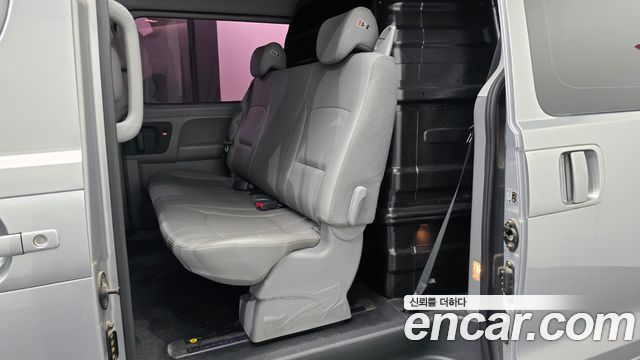 Hyundai Starex 2019 — photo 11