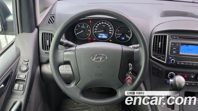 Hyundai Starex 2019 — photo 12
