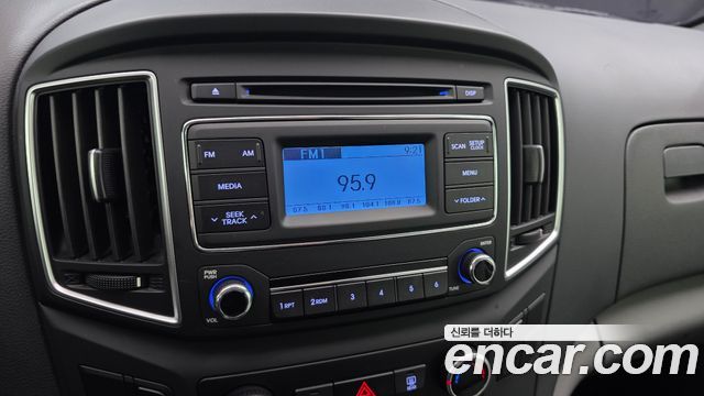 Hyundai Starex 2019 — photo 13