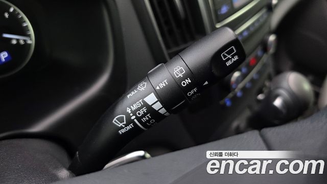 Hyundai Starex 2019 — photo 17