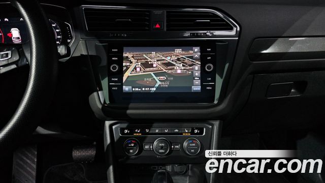 Volkswagen Tiguan 2020 — photo 15