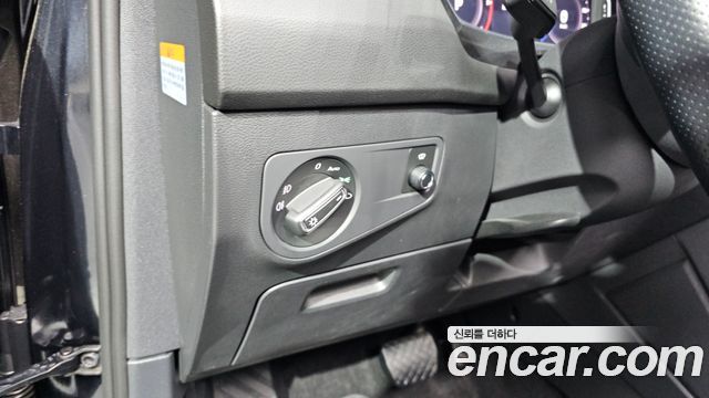 Volkswagen Tiguan 2020 — photo 18