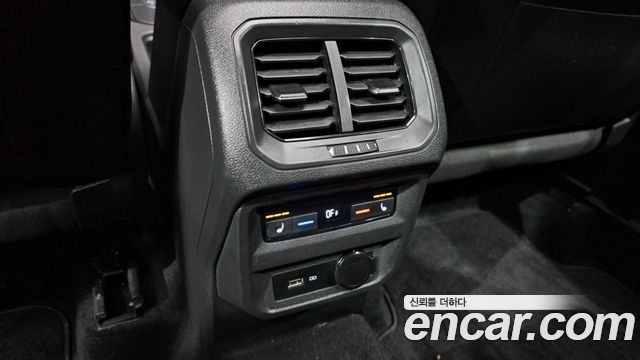 Volkswagen Tiguan 2020 — photo 19