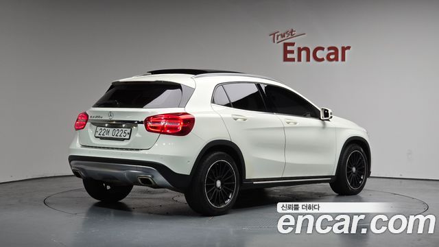Mercedes-Benz GLA-Class 2016 — photo 2