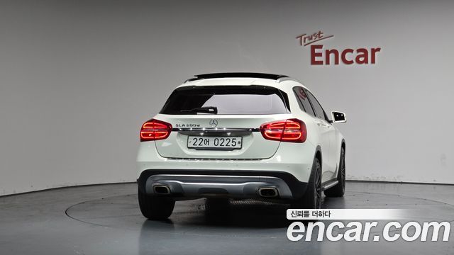 Mercedes-Benz GLA-Class 2016 — photo 4