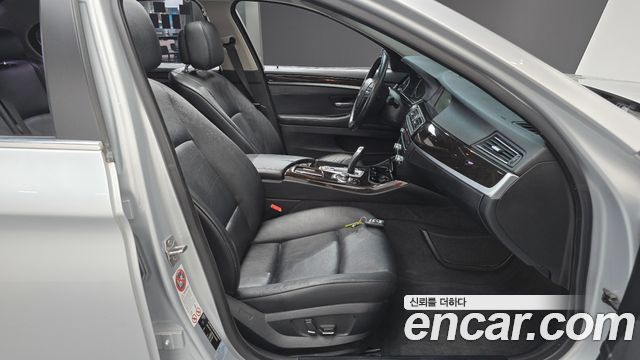 BMW 5-Series 2013 — photo 11