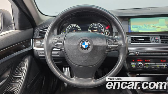 BMW 5-Series 2013 — photo 13