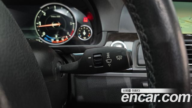 BMW 5-Series 2013 — photo 16