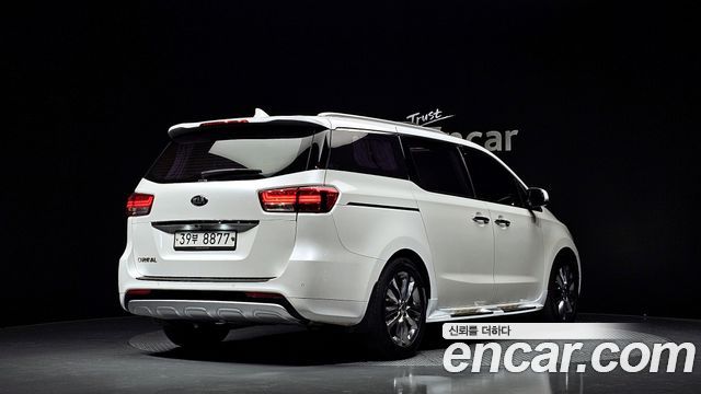 Kia Canival 2018 — photo 2