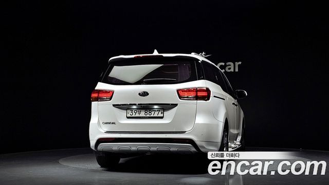 Kia Canival 2018 — photo 4