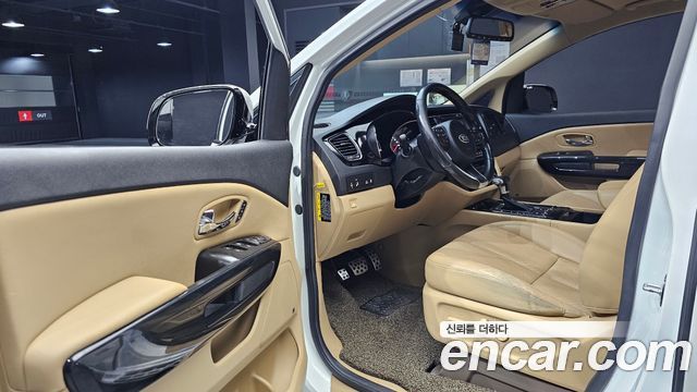 Kia Canival 2018 — photo 10