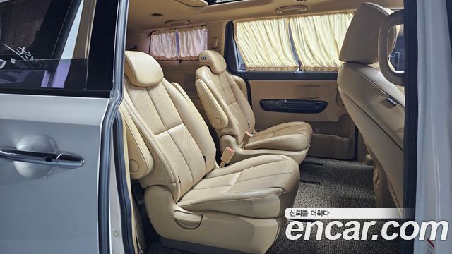 Kia Canival 2018 — photo 12