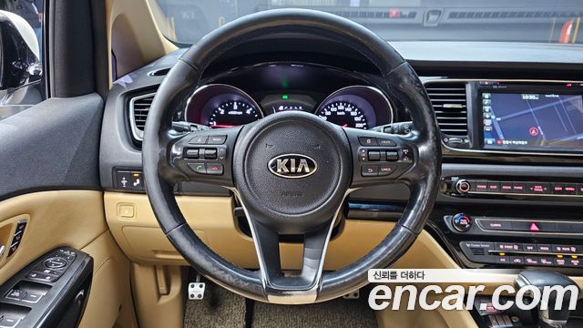 Kia Canival 2018 — photo 13