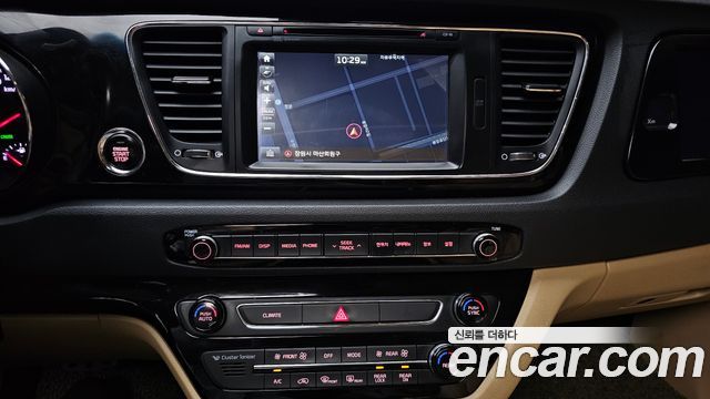Kia Canival 2018 — photo 14