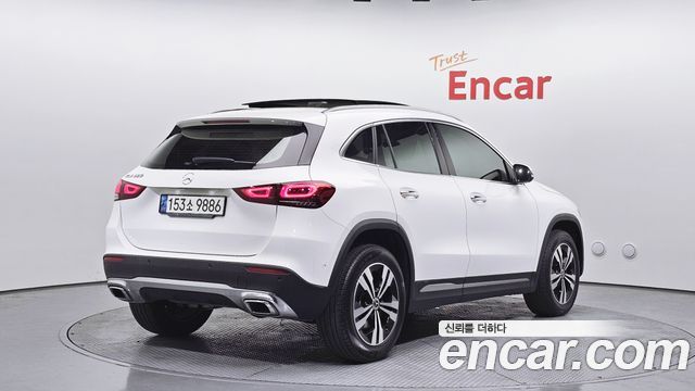 Mercedes-Benz GLA-Class 2021 — photo 2