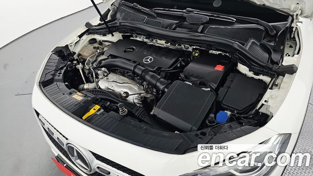 Mercedes-Benz GLA-Class 2021 — photo 6