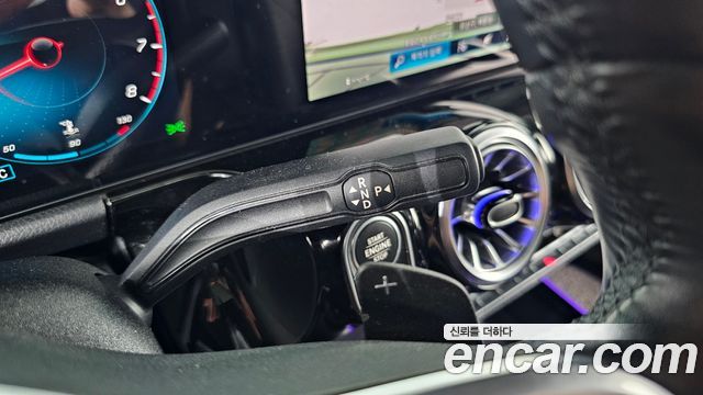 Mercedes-Benz GLA-Class 2021 — photo 9