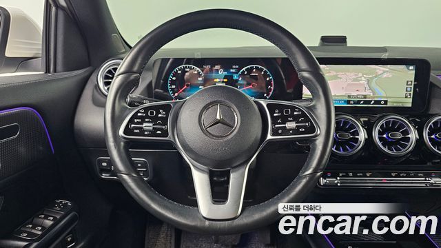 Mercedes-Benz GLA-Class 2021 — photo 14
