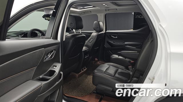 Chevrolet Korea Traverse 2021 — photo 12