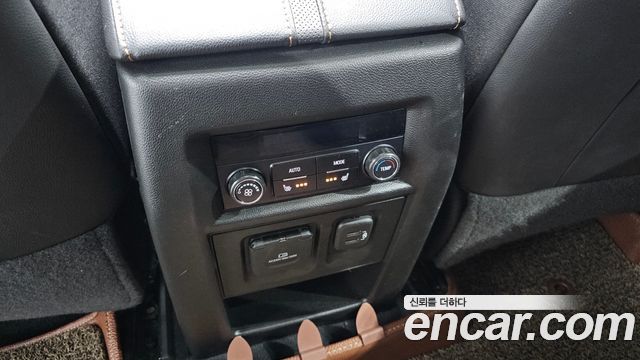 Chevrolet Korea Traverse 2021 — photo 19