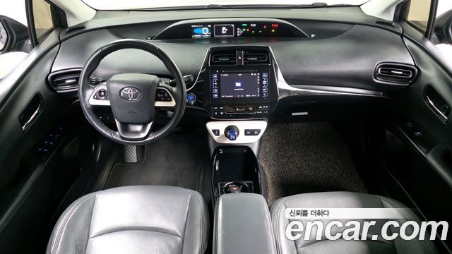 Toyota Prius 2017 — photo 7