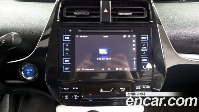 Toyota Prius 2017 — photo 14