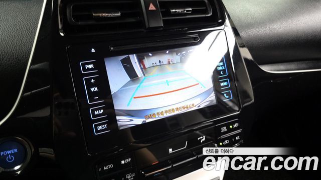 Toyota Prius 2017 — photo 15