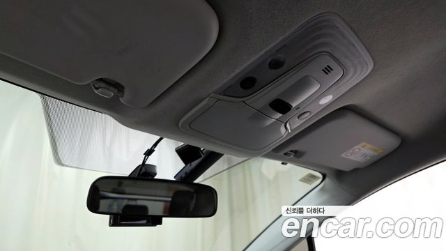 Toyota Prius 2017 — photo 19