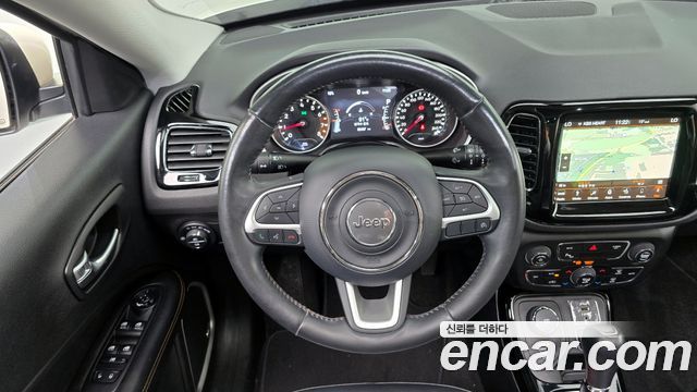 Jeep Compass 2019 — photo 13