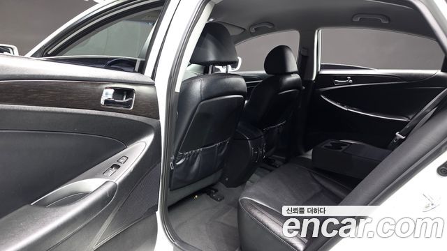 Hyundai Sonata 2012 — photo 11