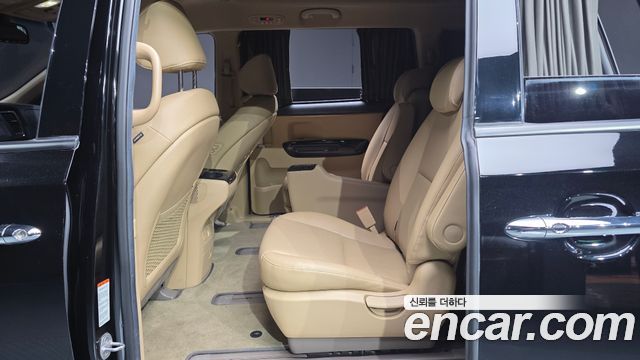 Kia Canival 2019 — photo 17