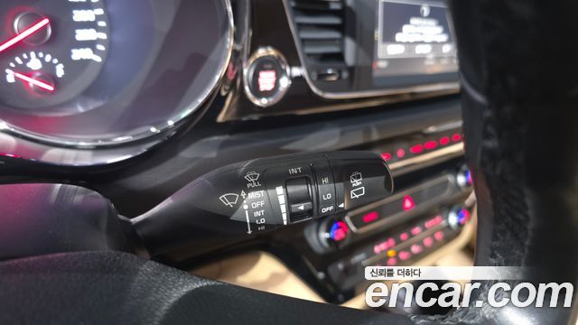 Kia Canival 2019 — photo 23