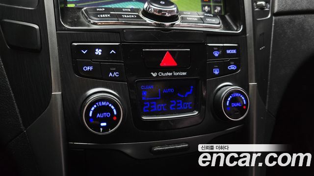 Hyundai Sonata 2013 — photo 18