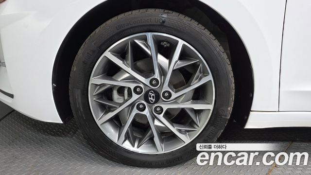 Hyundai AVANTE 2020 — photo 5