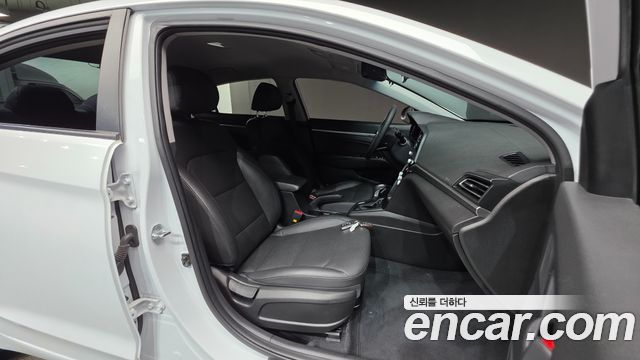 Hyundai AVANTE 2020 — photo 10