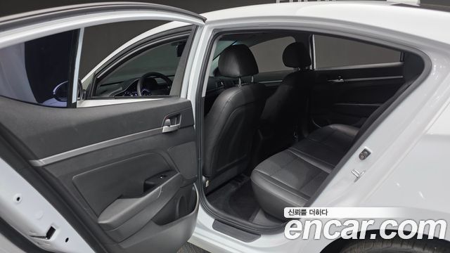 Hyundai AVANTE 2020 — photo 18