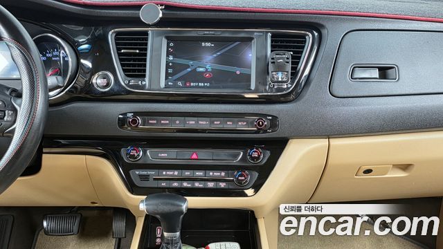 Kia Canival 2019 — photo 20